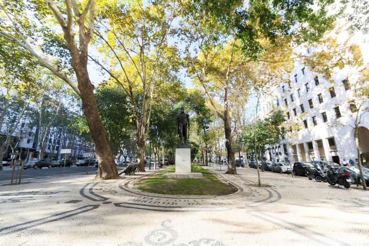 2 Bedroom Apartment With Patio Next To Avenida Da Liberdade Lisboa Extérieur photo